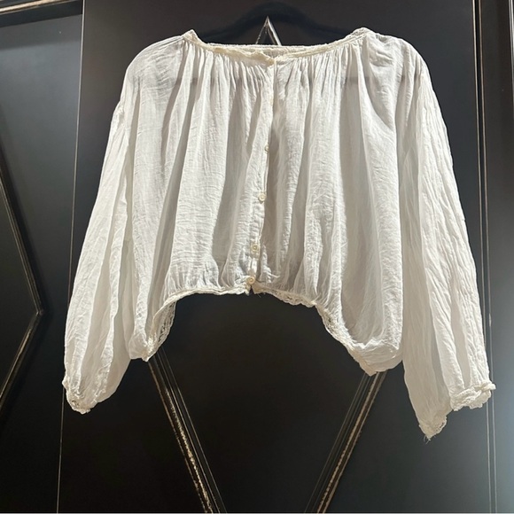 Magnolia Pearl Tops - Magnolia Pearl delicate cream top with lace detail OSFM